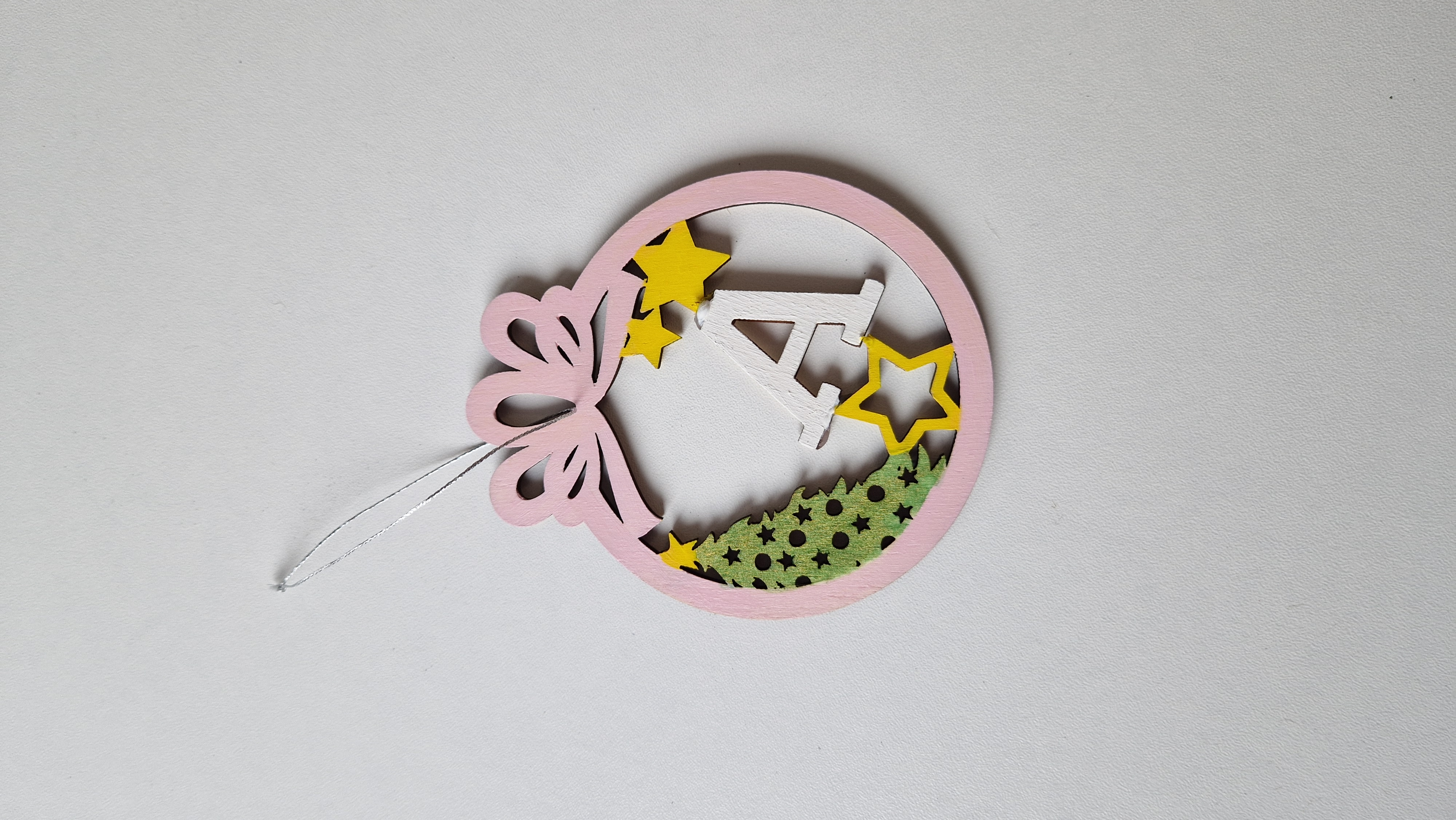 Glob din Lemn cu Inițială și Cutie Cadou 